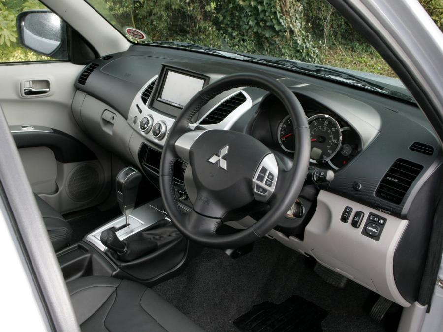 Mitsubishi L200 Barbarian 2010 года  (фото 16 из 17)